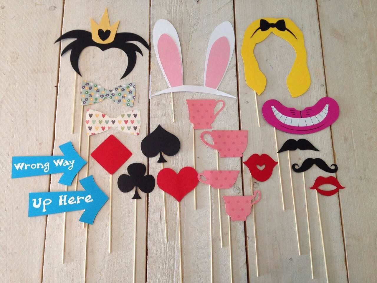 Photo Booth Props: Alice in Wonderland by PropsPhotobooth on Etsy