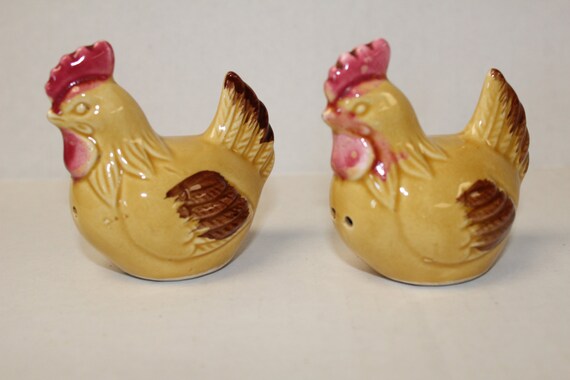 Rooster Salt & Pepper Shakers Vintage Chicken by CollectibleCorner