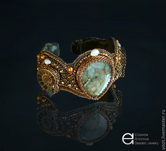 Items similar to Bracelet "Dragon's Gold" on Etsy