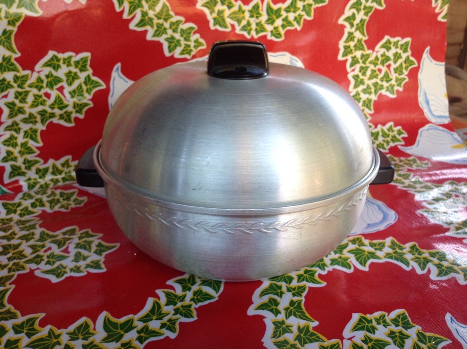 Vintage West Bend aluminum serving oven with lid Haute Juice