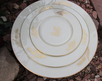 Plate - Dinner Plate - Lenox China - "Harvest" - Vintage