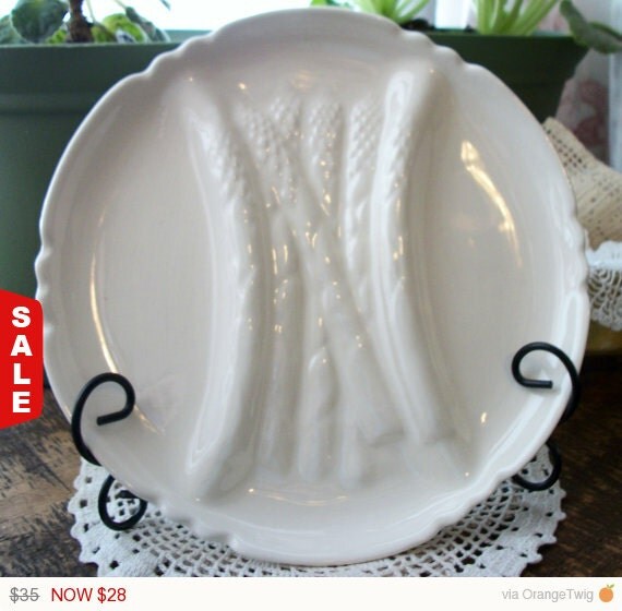 Signed Asparagus Serving Plate by Ebeling & Reuss 9″ Raised Design