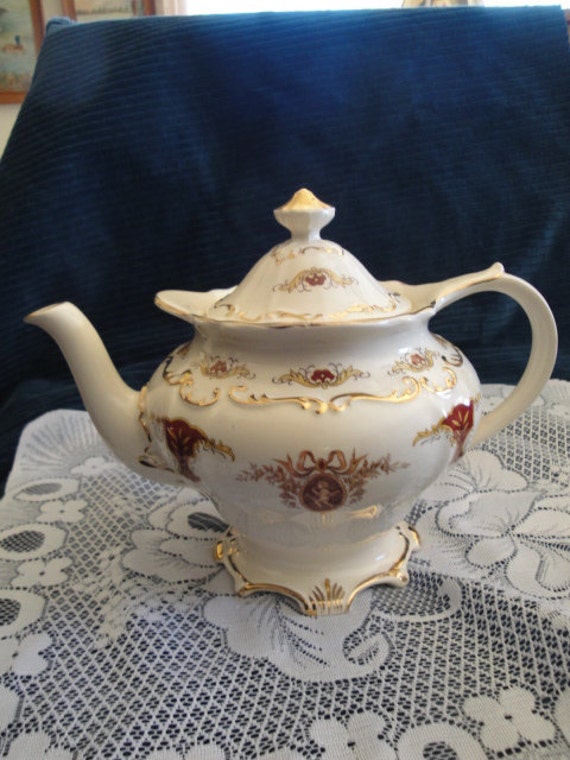 Charming Rare Sadler Teapot England Gold Trim Ivory In Color