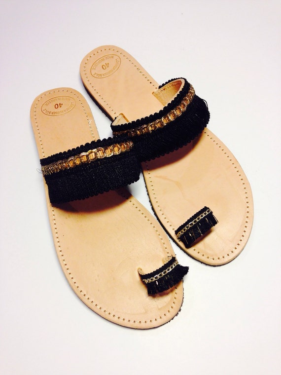 Black ethnic sandals by Ilgattohandmade on Etsy