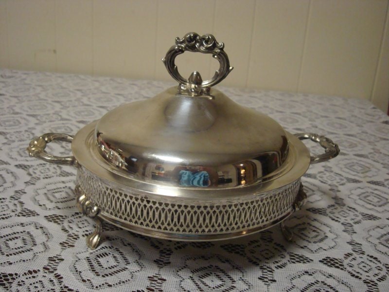 Vintage . Silver Plate . Casserole Dish Holder . by ClosetFindz