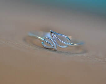 Sterling Silver Leaf Ring, Laurel Ring, Silver Vine Ring, Silver Simple Ring, Sterling Silver Rings, 925 Rings, Nature Jewelry