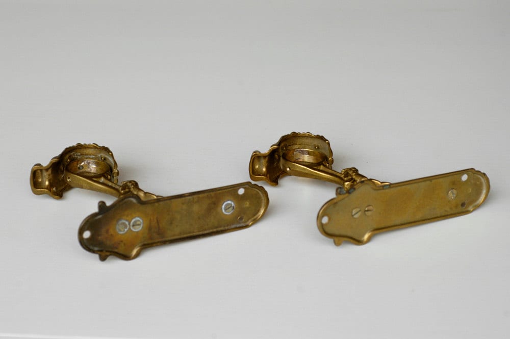 vintage brass curtain rod holders / brackets / pair by BOULOTDODO