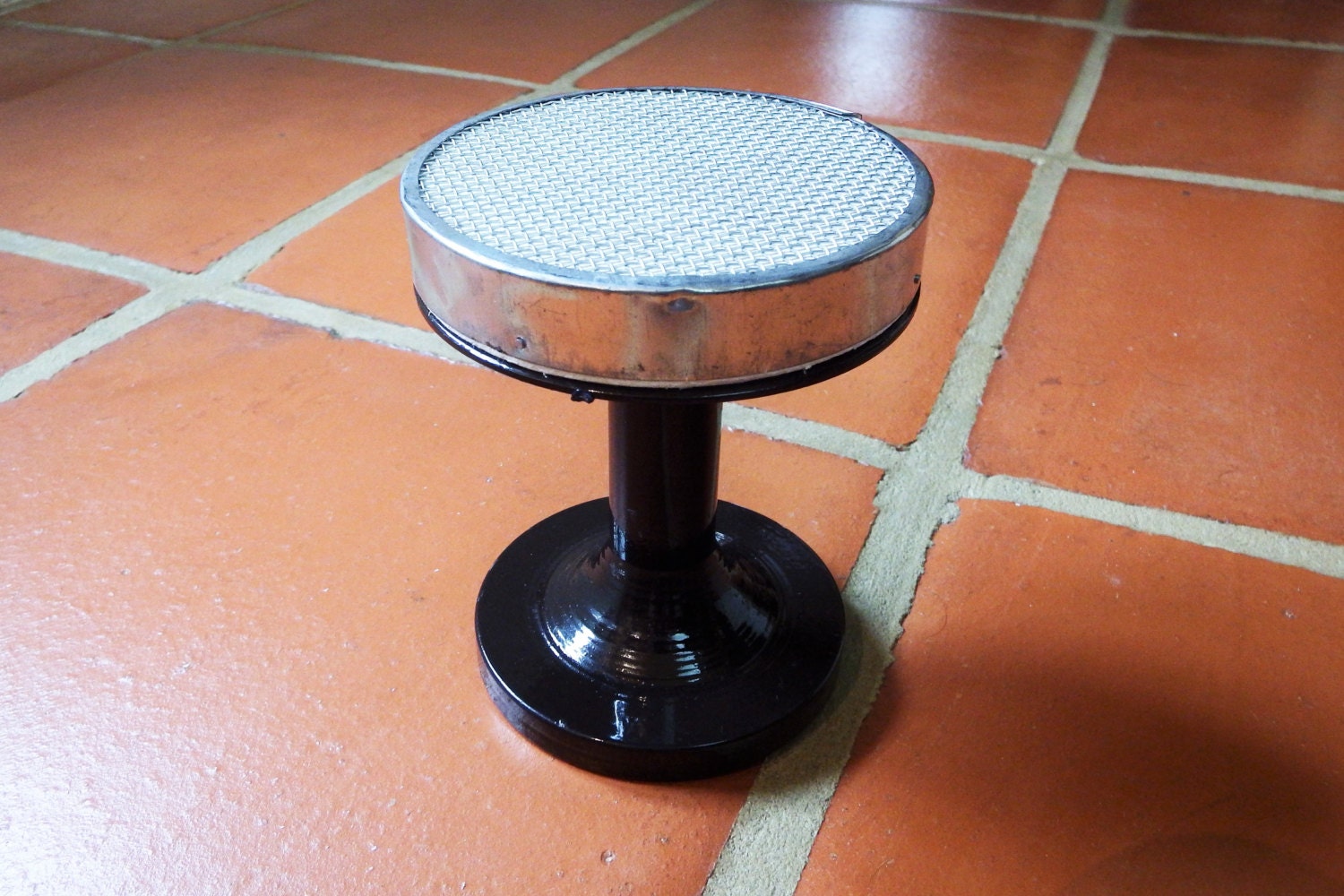 Revolving soldering station work bench platform by alfindingsltd