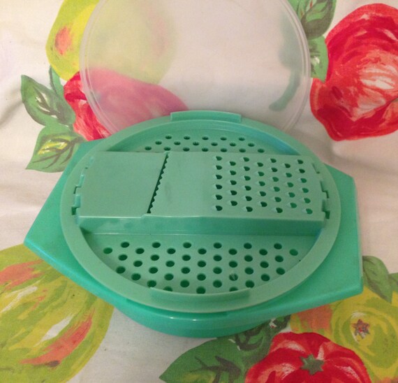 Tupperware Cheese Grater with Bowl and Lid