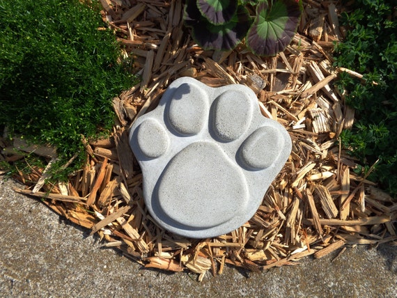 Concrete paw print Pet memorial stone Garden stepping