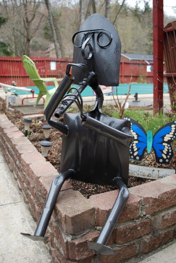 Items similar to Welded, Lawn, Garden, Sculpture, Shovel, FIgures