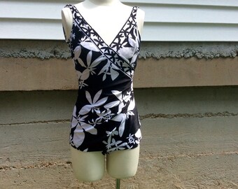 VTG Black and White Floral One Piece Swimsuit // Catalina // Los Angeles, CA