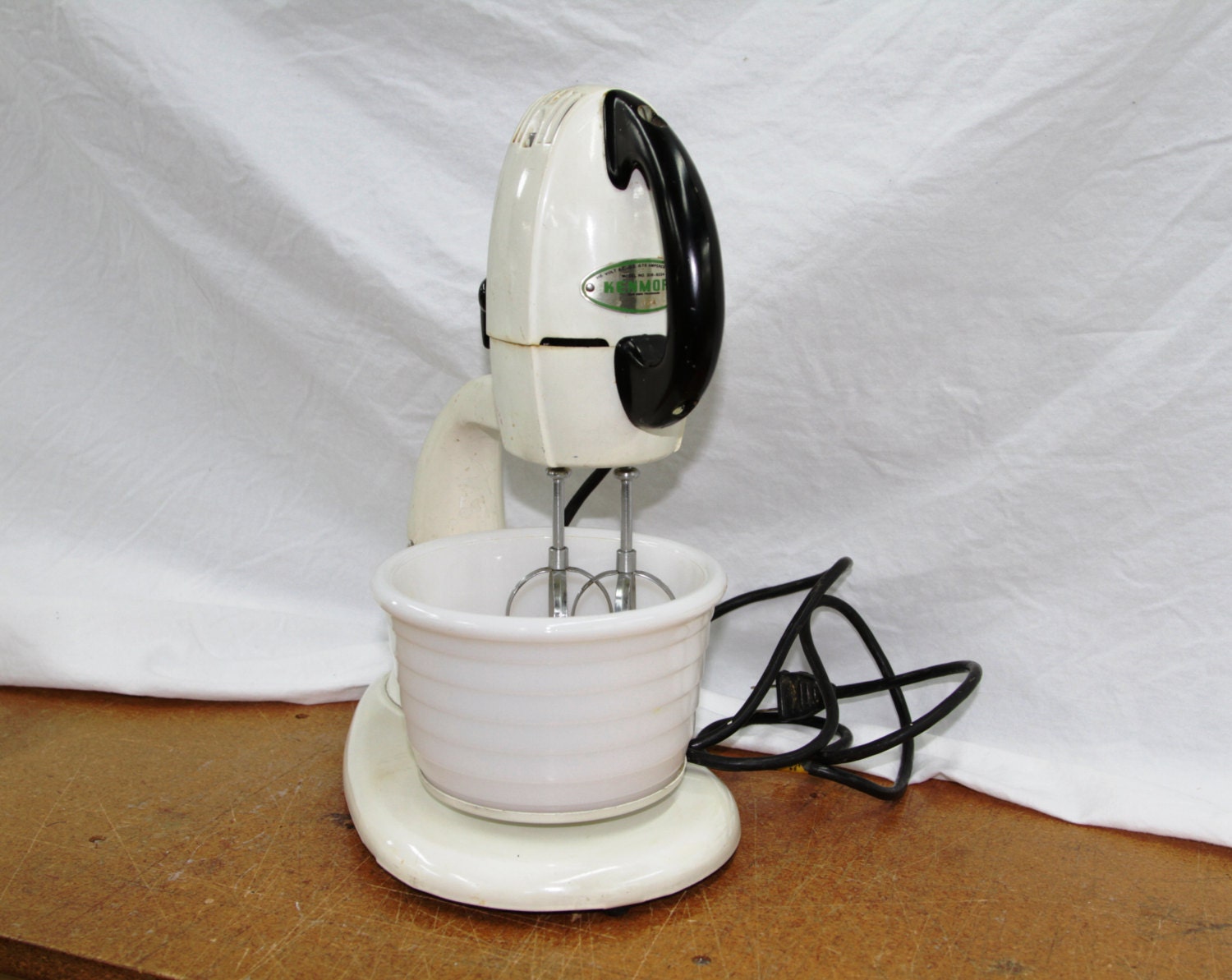 Kenmore 3 Speed Electric Stand Mixer 308 8224 2 Milk Glass