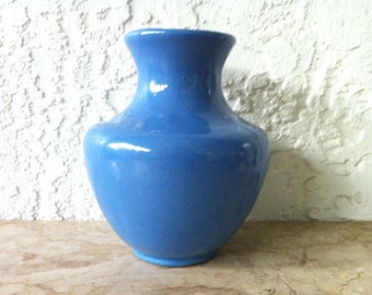 Brilliant Blue Camark Pottery! Blue Glazed Classic Vase, Glossy Medium Blue Glaze, Famous Maker, Vintage American Art Pottery FREE SHIPPING