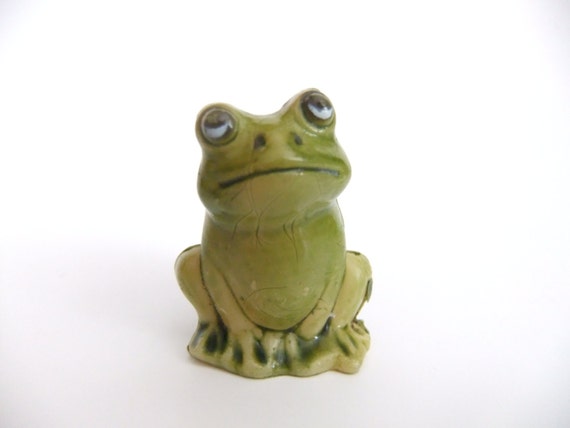 Tiny Plastic Frog Figurine Miniature frog Vintage by VintageByJade