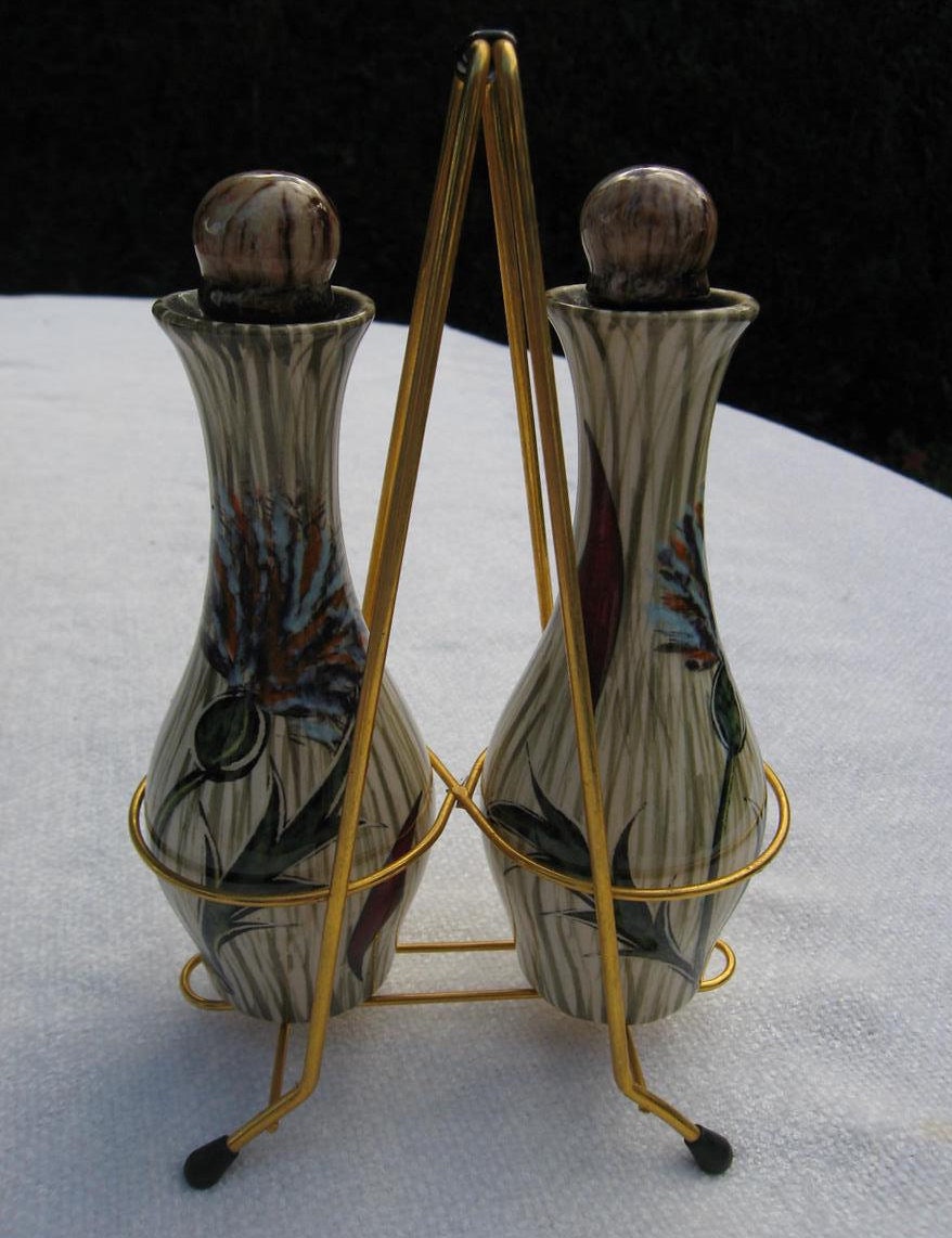 Pretty Provencal Style Ceramic Glazed Oil and Vinegar