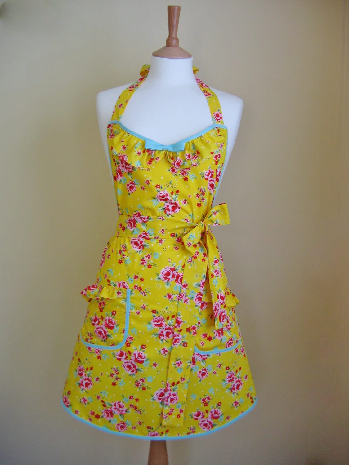 1950s Style Apron / Vintage Style Apron With Ruffle / Womens
