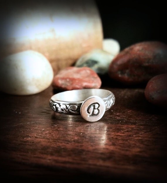 Items similar to Sterling Silver Initial Ring with Patterned Band on Etsy