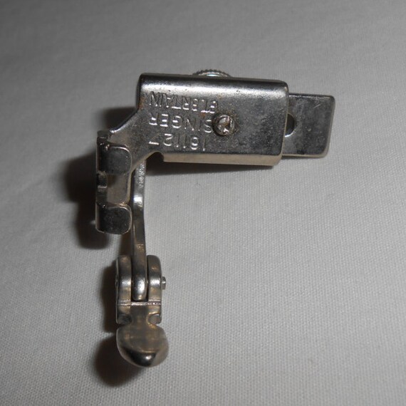 Vintage Singer Featherweight Adjustable ZIPPER FOOT Sewing