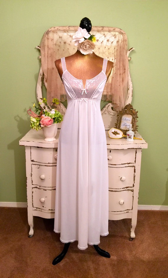 womens navy pants outfit