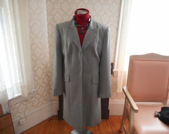 Classic Tailored Grey Vintage Coat from the 1980's