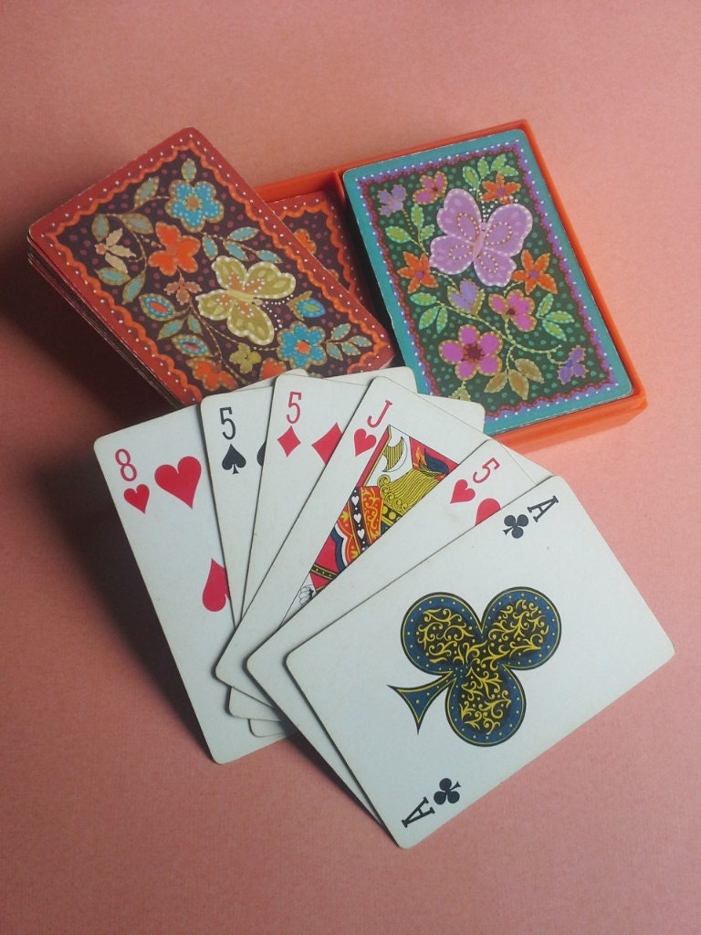 Top Hallmark Cards Competitors: Who's Leading the Greeting Card Market in 2023?
