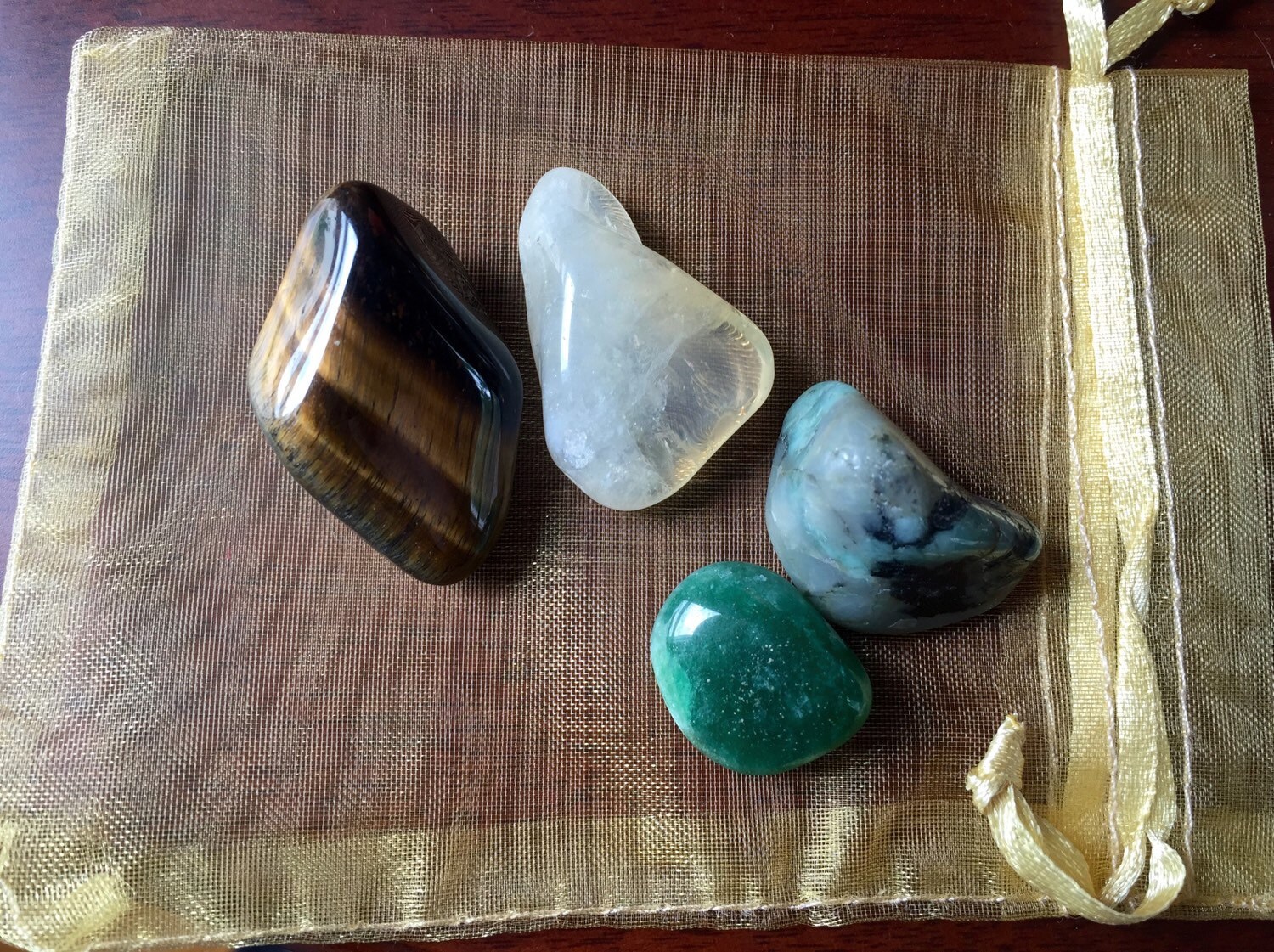 Prosperity pocket crystal stone set