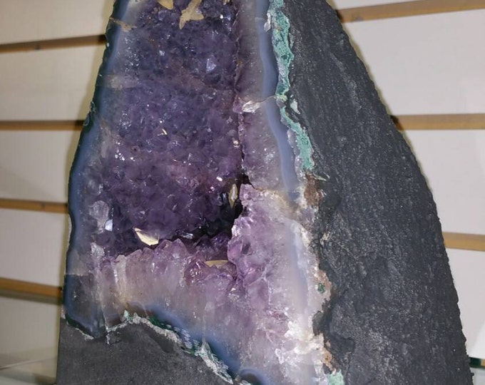 Amethyst Crystal Geode 8 inch tall with Chalcedony Border- Home Decor \ Fung Shui \ Metaphysical \ Chakra Healing \ Chakra Stone \ Reiki