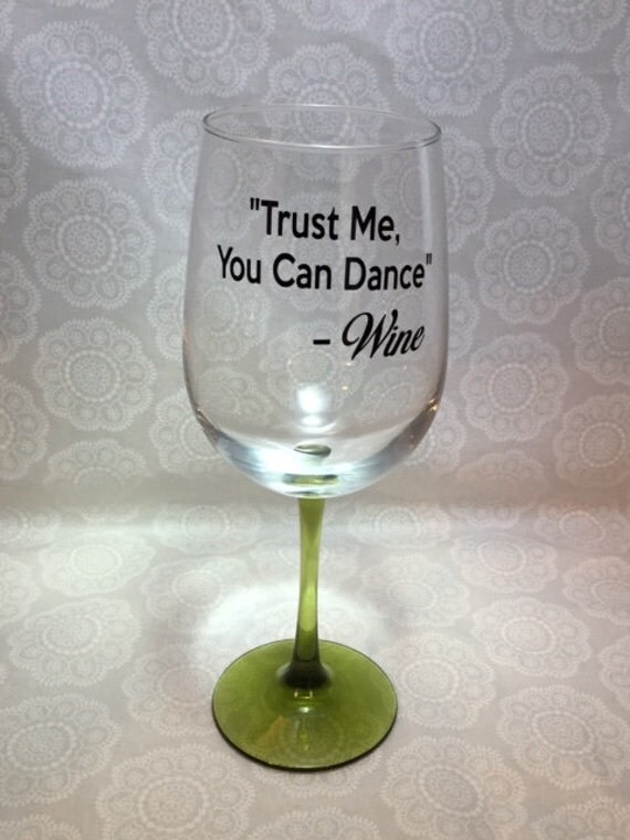 Items similar to Personalized Wine Glasses on Etsy