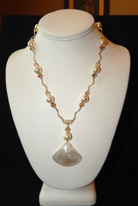 Items similar to Mother of Pearl Pendant Necklace and Earrings Set on Etsy