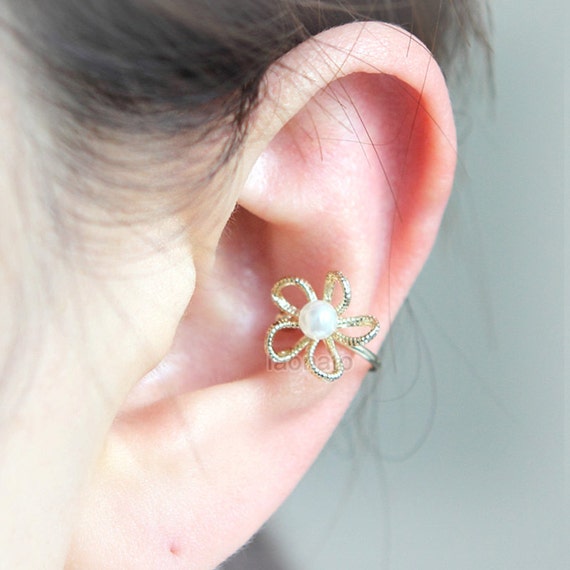 Wire Flower Ear Cuff / tiny flower ear cuff wrap gold by laonato