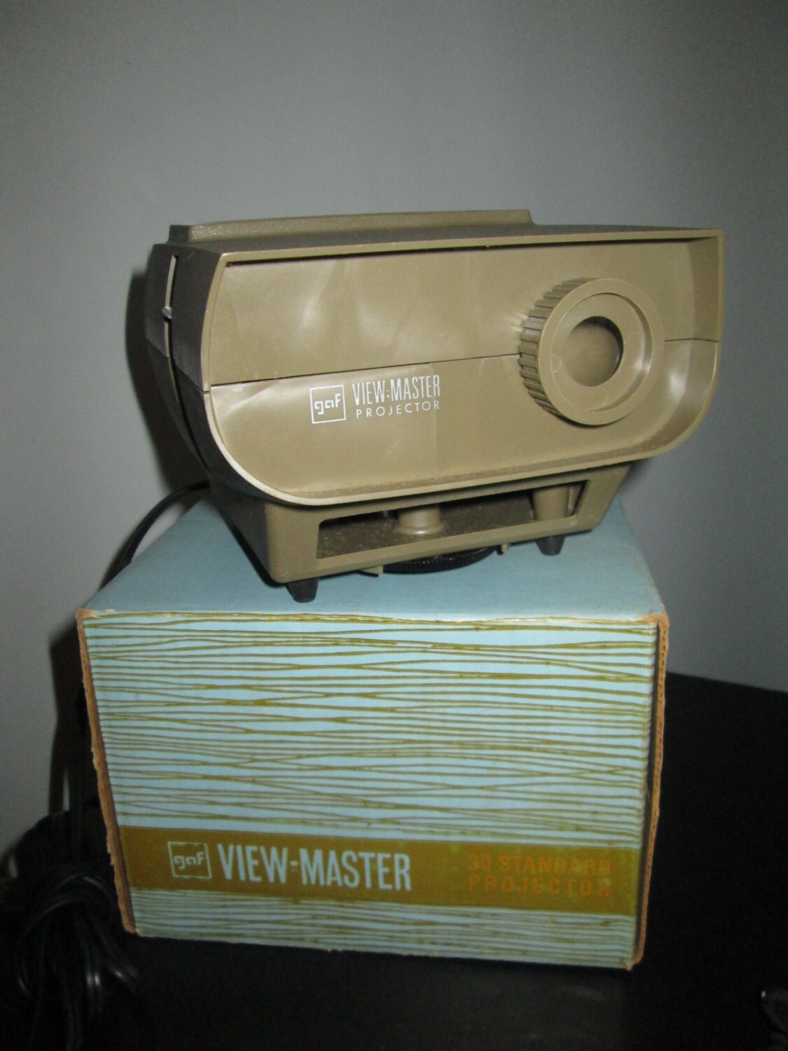 Vintage Viewmaster 30 Standard Projector In Box Lights Up