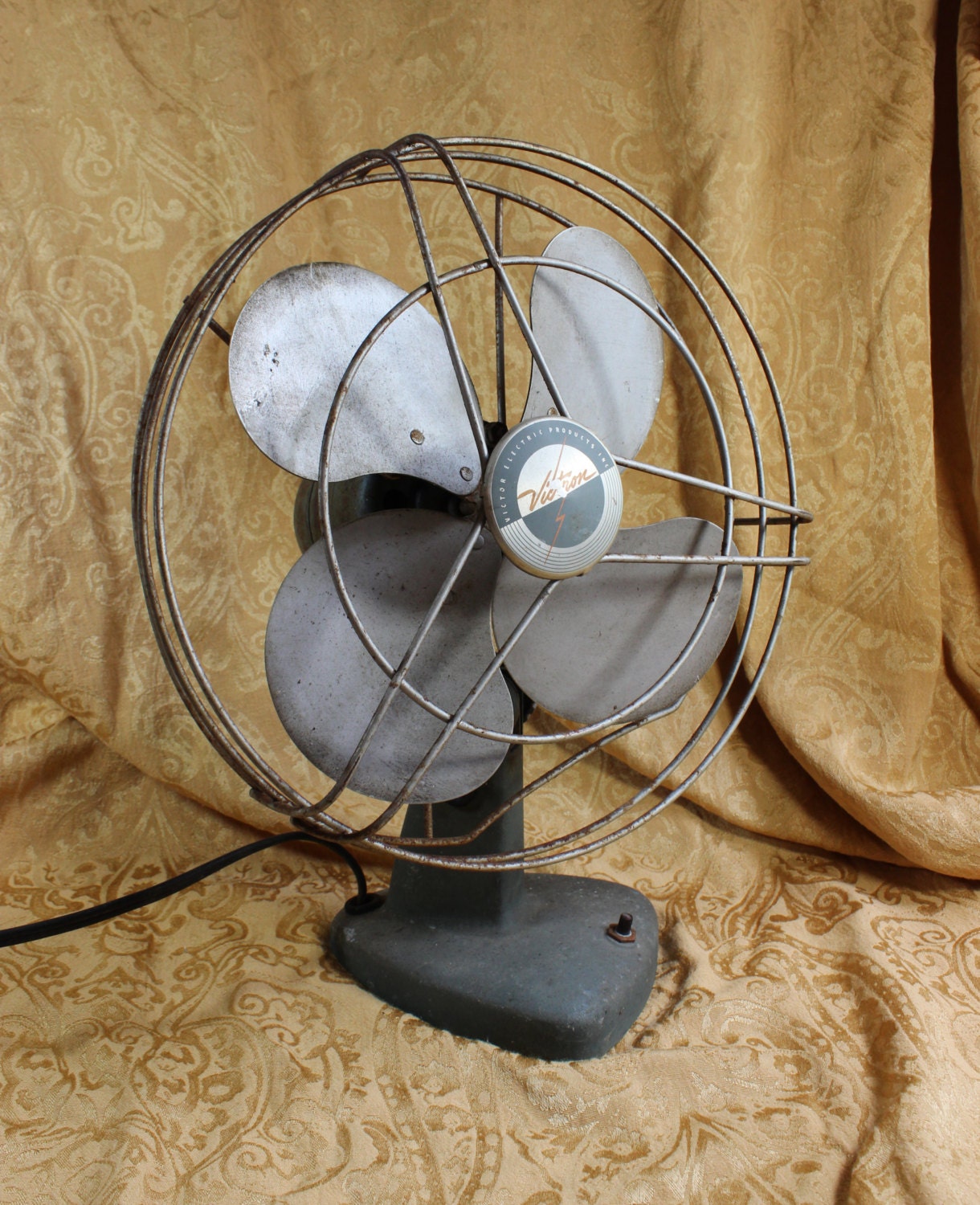 Antique Victor Electric Fan- 1930s- 1950s- Desktop Fan Victron- Working 