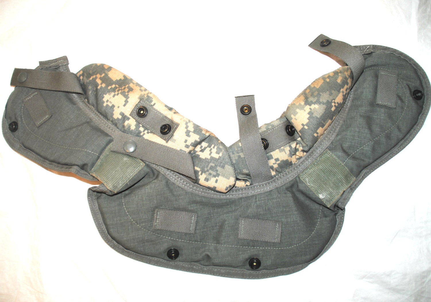 Genuine Us Military Acu Body Armor Yoke & Collar by AJBROTHERS