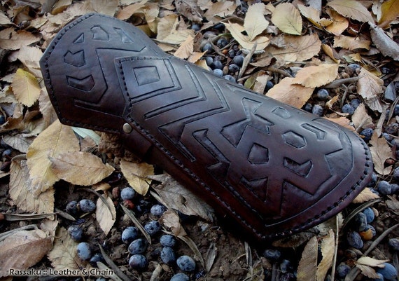 DIY costume-makers pattern for Thorin Oakenshield arm bracers download