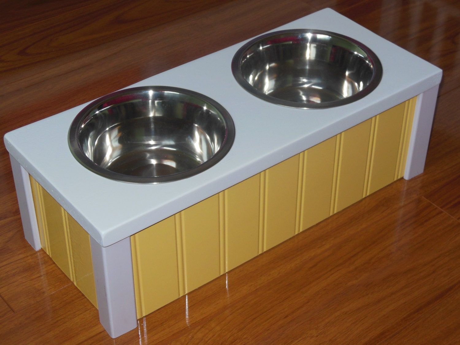 elevated dog feeder for large dogs