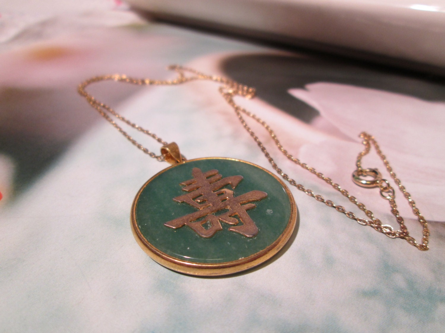 vintage-10k-gold-and-jade-chinese-symbol-necklace