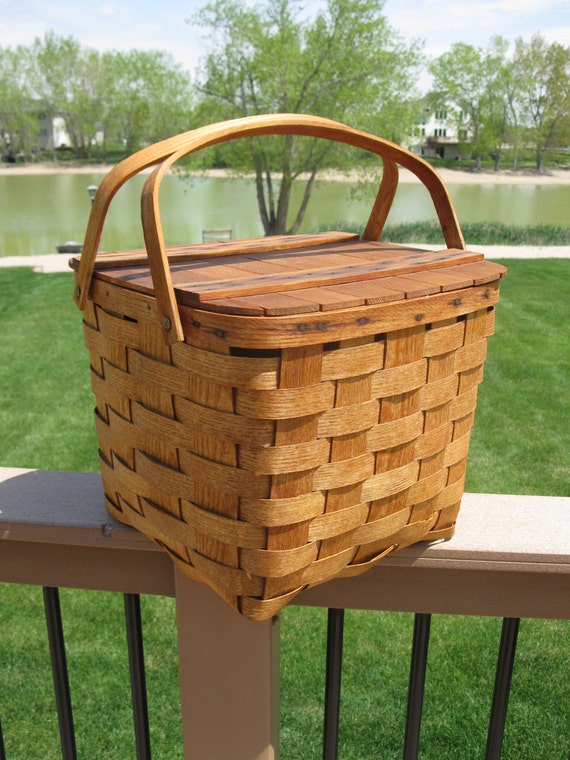 BASKETVILLE PICNIC basket Putney VT wicker by oakiesclaptrap