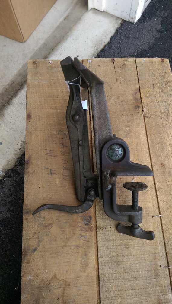 Antique Vintage Tool Bench Mounted Hand Saw Sharpening Vise