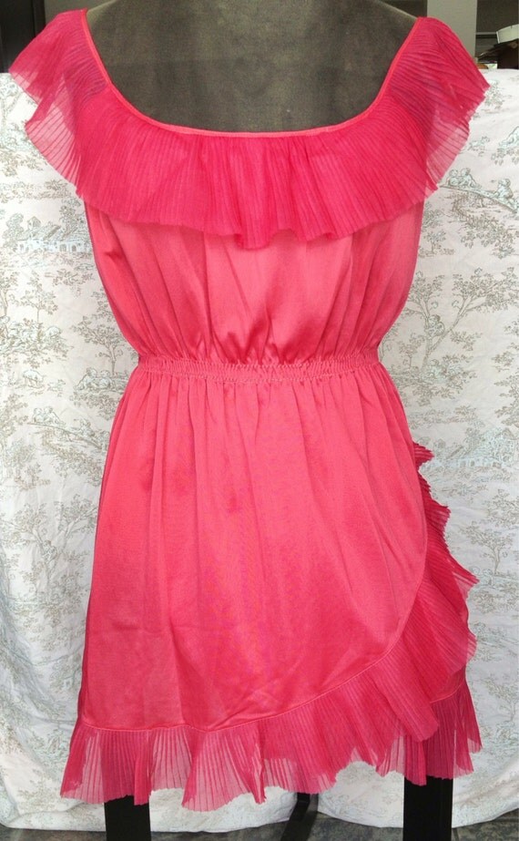 Vintage 1960s smocked Kayser nylon coral ruffle nightgown