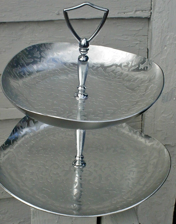 Kensington Moire 2 tier serving dish Retro Tidbit Tray with