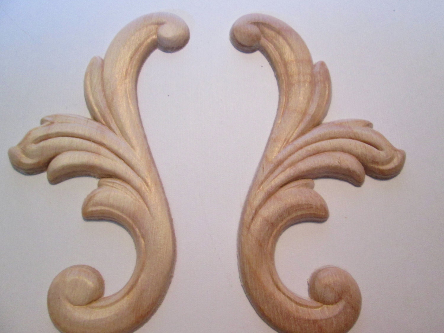 Wood applique swirl Set of two