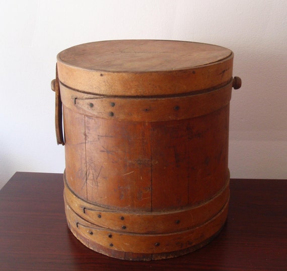 SALE Great Antique Shaker Style Wooden Bucket. Primitive
