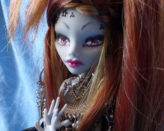 Monster High full custo Ghoulia Rock