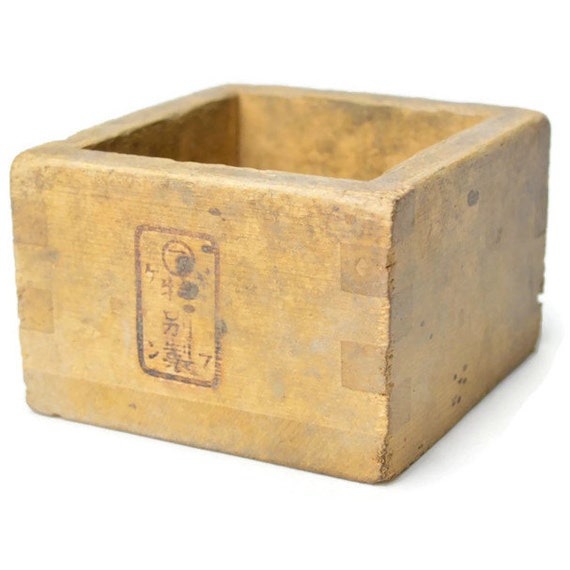 Antique Japanese Masu Meauring Box. Rustic by templeMARKET on Etsy