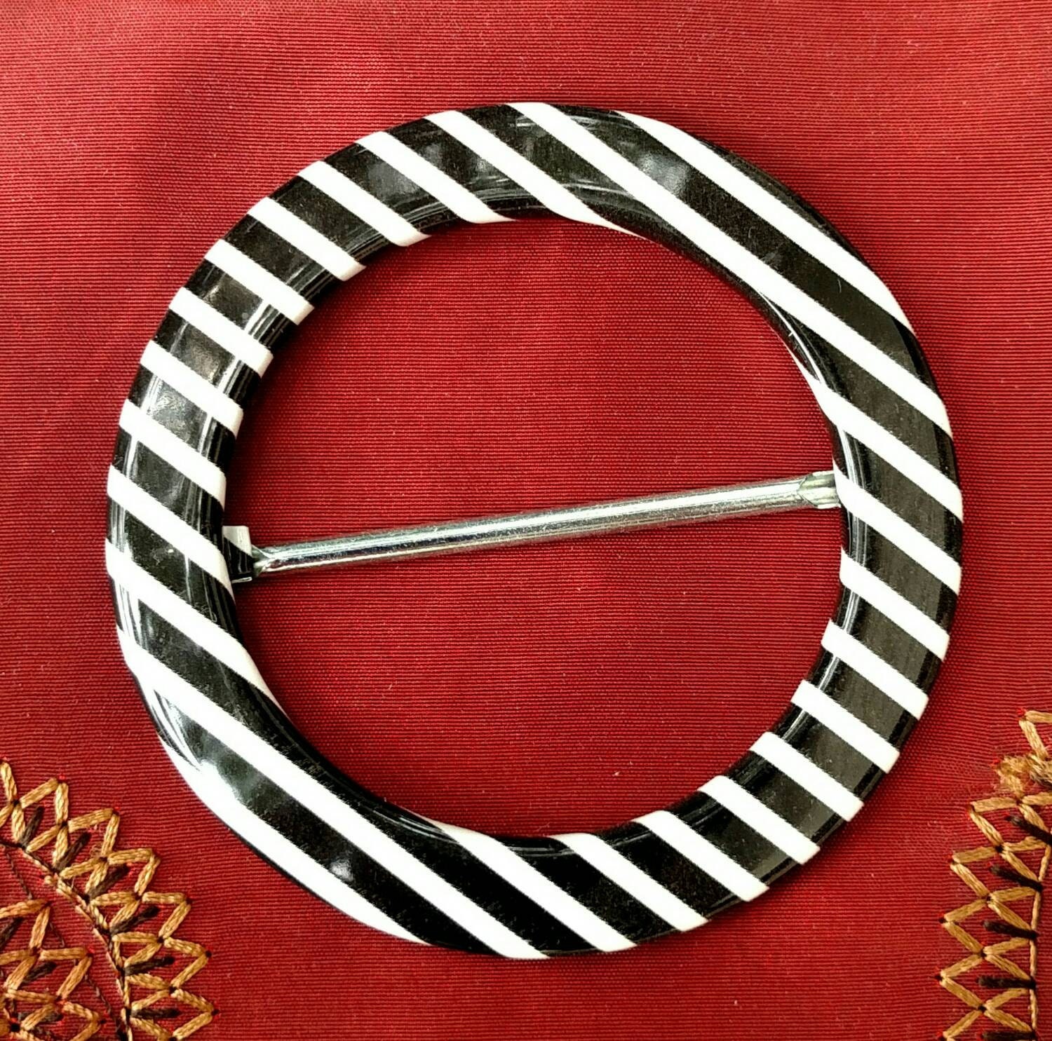 Vintage Modern Circle Belt Buckle by TheGarageSuffern on Etsy