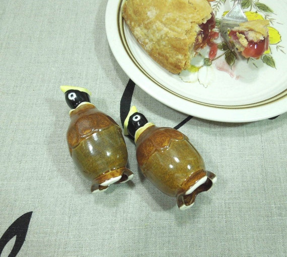 Clay pie birds pie baking birds magpie pie birds kitchen