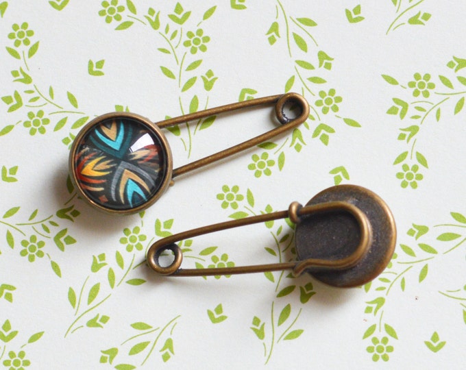 Floral Motifs // Mini pin-brooch metal brass, image under glass // 2015 Best Trends // Boho Chic // Fresh Gifts for All // Set of two pins