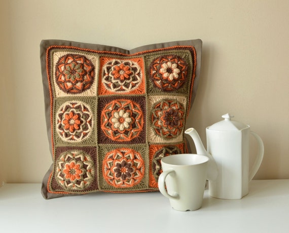 PATTERN - Crocheted pillow with lotus flower - granny square motif - overlay crochet cushion - instant download