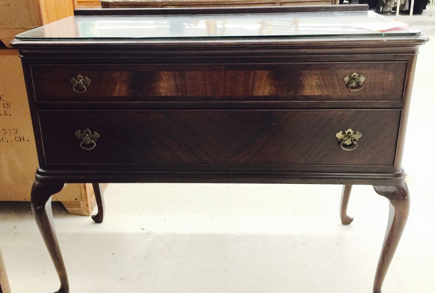 Just in! Vintage Queen Anne Foyer Table Haute Juice
